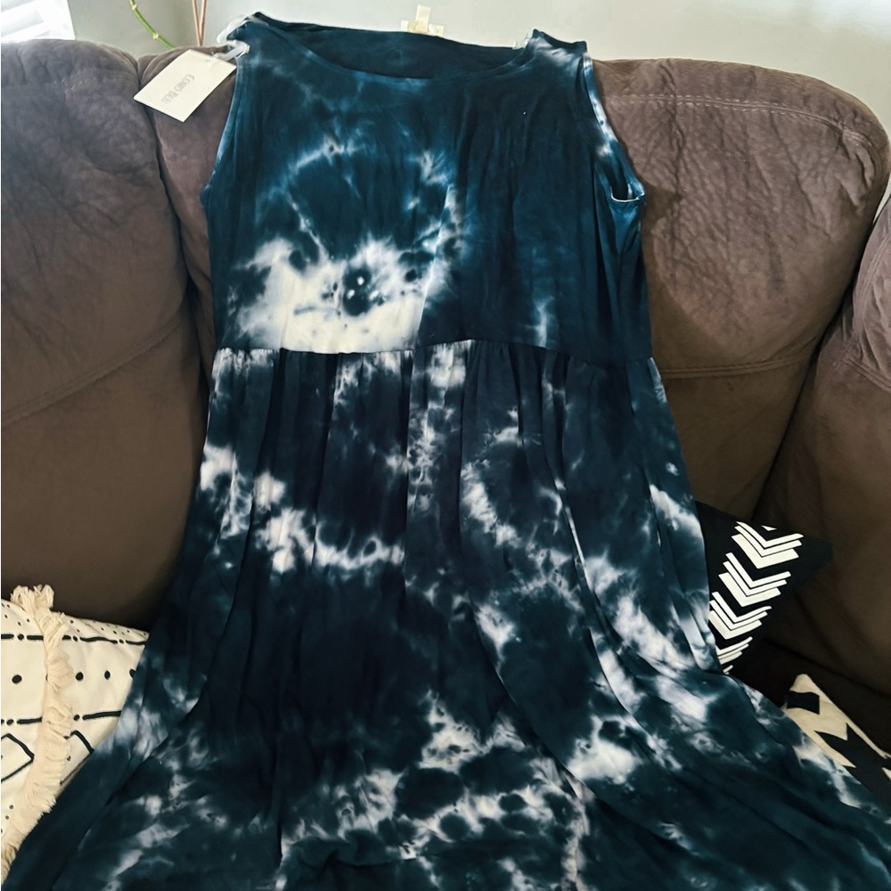 Elegant Tie-Dye Maxi Dress
